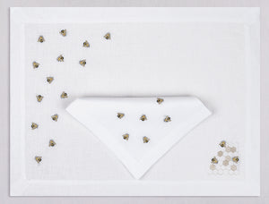White linen placemat and napkin set embroidered with bees, 100% European linen, handcrafted by Plein Soleil.